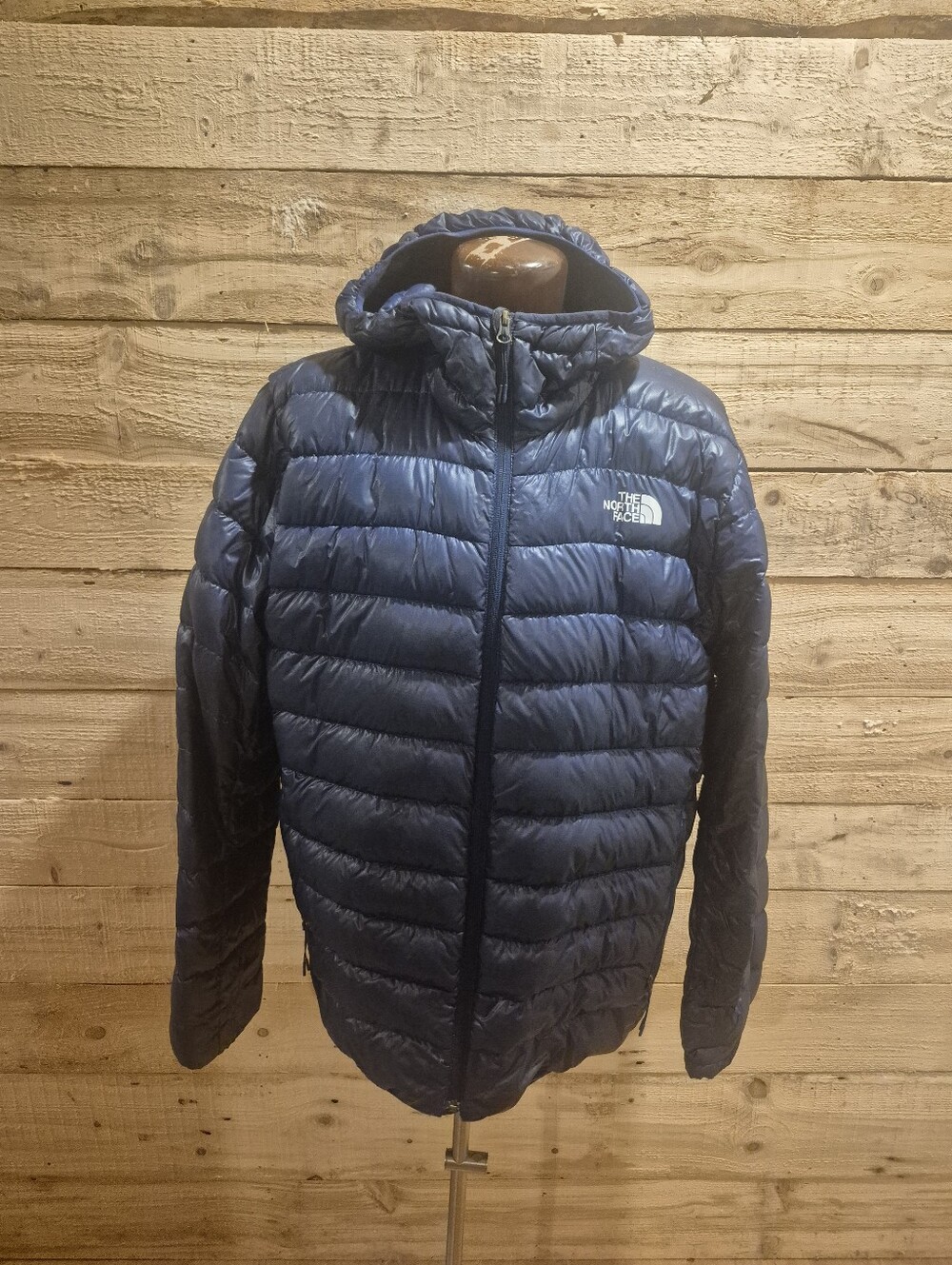 The North Face Men's Navy Hooded Puffer Jacket 800 Series